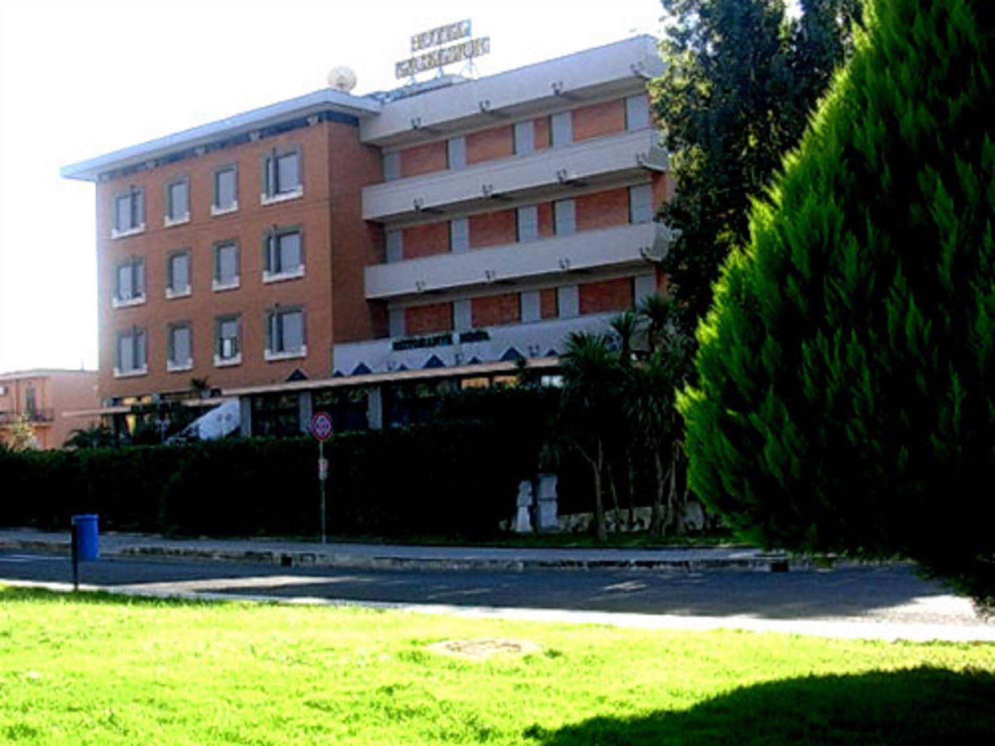 Hotel Excelsior Monticchio  Екстер'єр фото